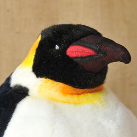 ケーセン Koesen 皇帝ペンギンの親子 EMPEROR PENGUIN ： 木の