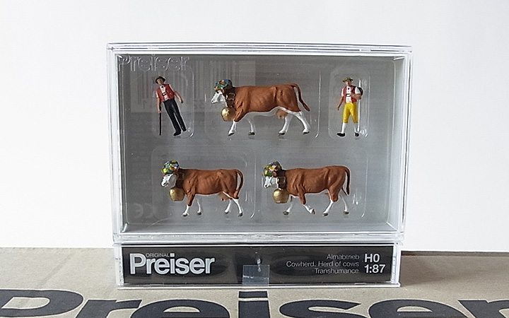 Preiser/プライザー 10404 HO 1/87 牛飼いと牛 ： 木のおもちゃ がりとん（galiton）